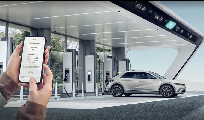 현대 아이오닉5와 충전소 조감도