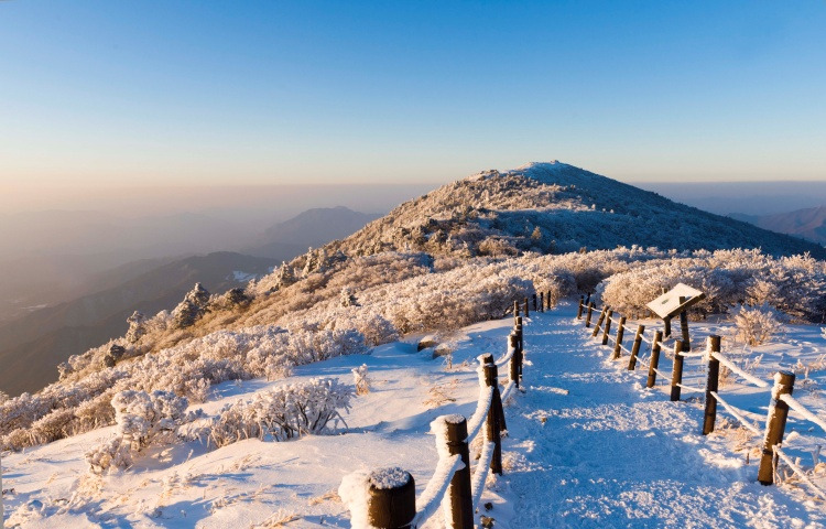 [국내] 한국의 겨울 등산하기 좋은 곳-눈꽃과 설경이 아름다운 겨울 산행