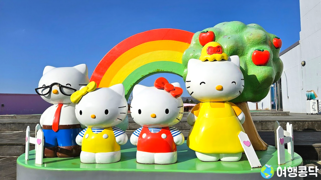 3️⃣ 헬로키티 아일랜드 &ndash; 제주에서 만나는 핑크빛 동화 세상