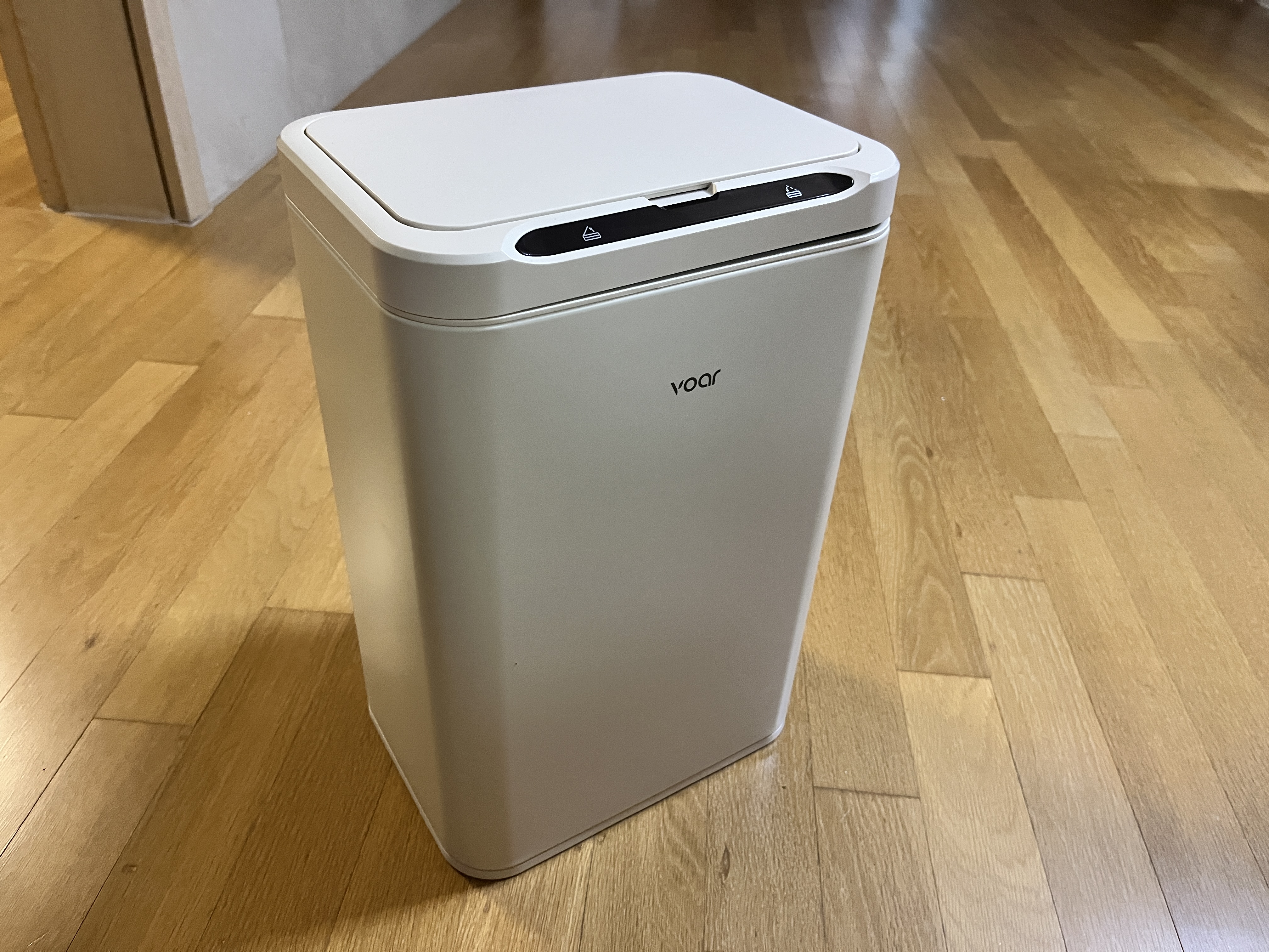 보아르 컴플릿 자동센서 휴지통 모습