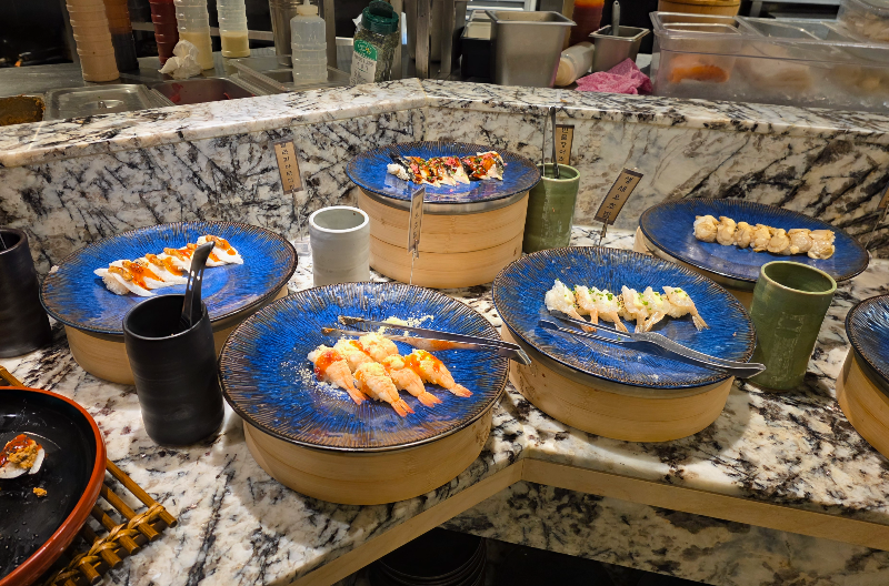 바르미 샤브스시, 스시 접시가 보인다.