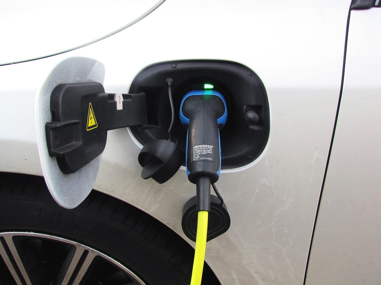 🔌휘발유차버리면전기차지원금?정부&amp;#44;전환보조금본격검토중!((&ldquo;Switch to an EV&amp;#44; Get Paid?&rdquo; Korean Government Mulls New Subsidy for Gas Car Trade-Ins))