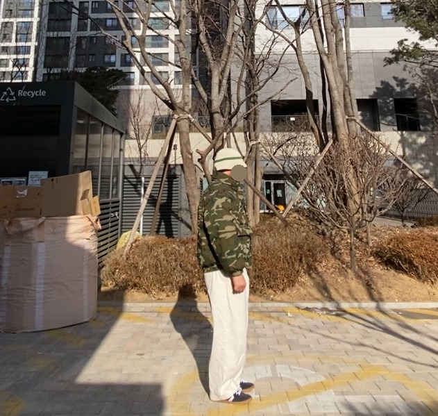 데일리룩('26.1.25.)티엔피 울니트 버킷햇 벙거지, 파르티멘토 카모패딩 카모점퍼 밀리터리패딩, 무신사스탠다드 와이드 벌룬 팬츠, 컨버스 올스타 클래식 트레이너 옥스 스웨이드