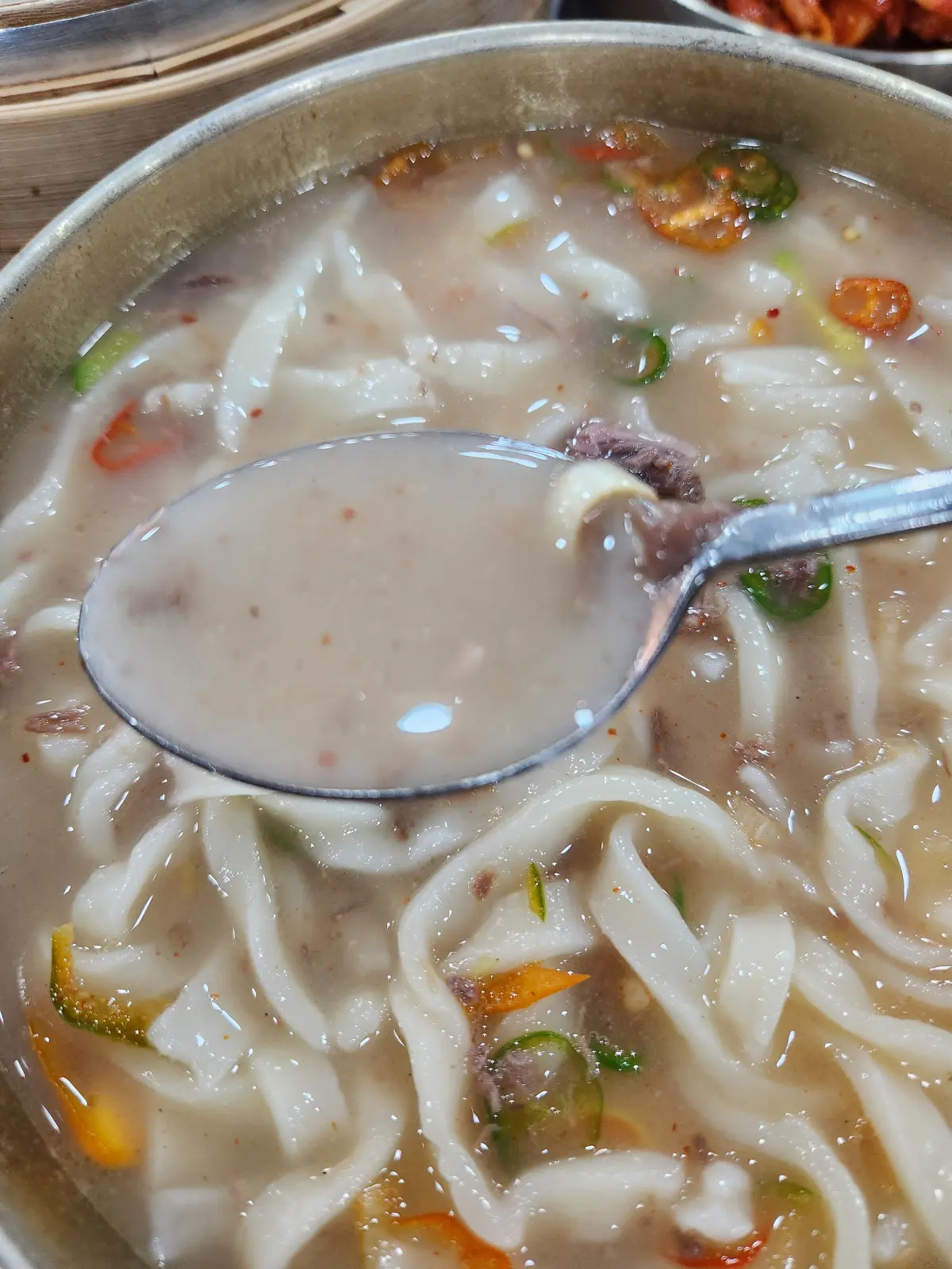의정부-사골-칼국수-맛집-밀가마-국시집-뽀얀-사골육수