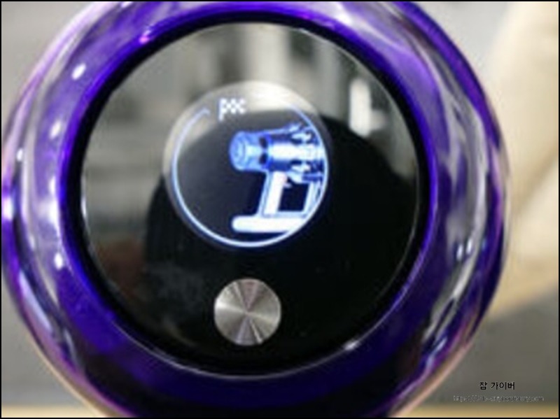 다이슨 V11 오류 메시지 예시와 막힘 안내 화면