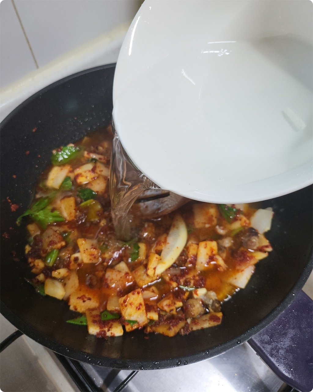 물 부어주기