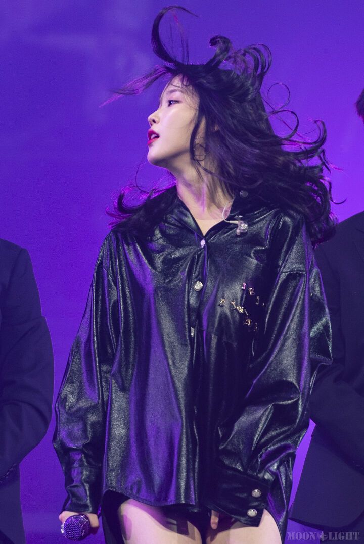 아이유 사진 모음 / 무대 코디 패션 / 일상 사복 패션
