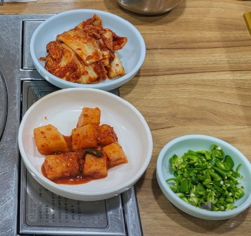 충주 수안보 산골농부식당 한정식 &amp;#124; 6시 내고향 방송 나온 시골 밥상&middot;산나물 비빔밥 맛집