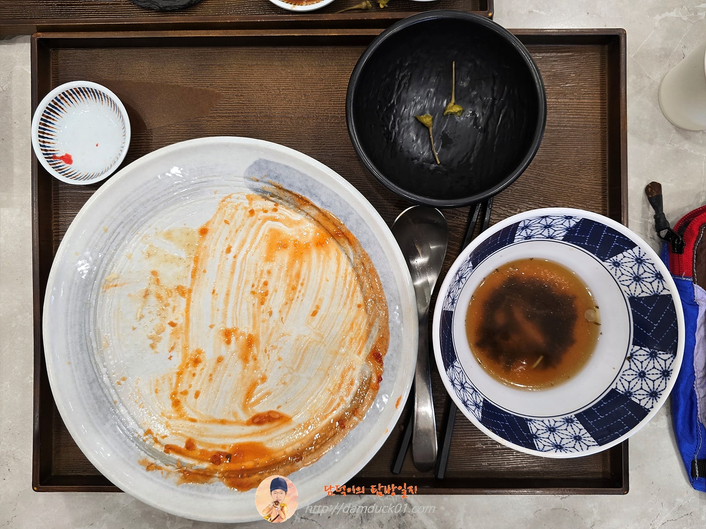 매콤로스카츠정식