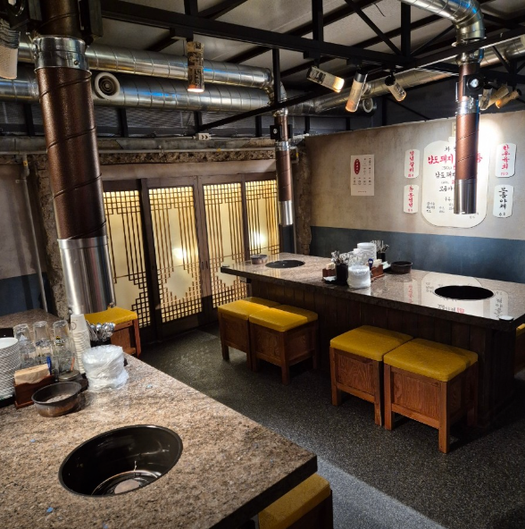 오늘N 퇴근후N 스테이크목살 오겹살 고추장육회 애호박찌개 용산 용리단길 남도돼지촌