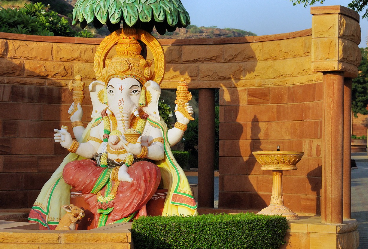 음식과 종교 철학 – 각 종교에서 금기시하는 음식과 그 이유