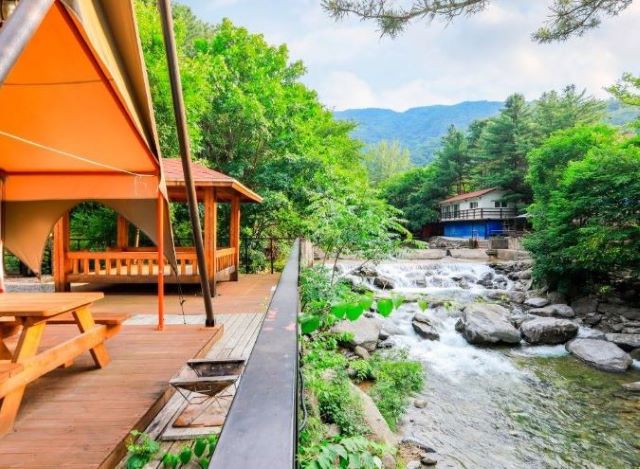 혼자 떠나는 여름 힐링 국내 여행 추천-가평 계곡 글램핑