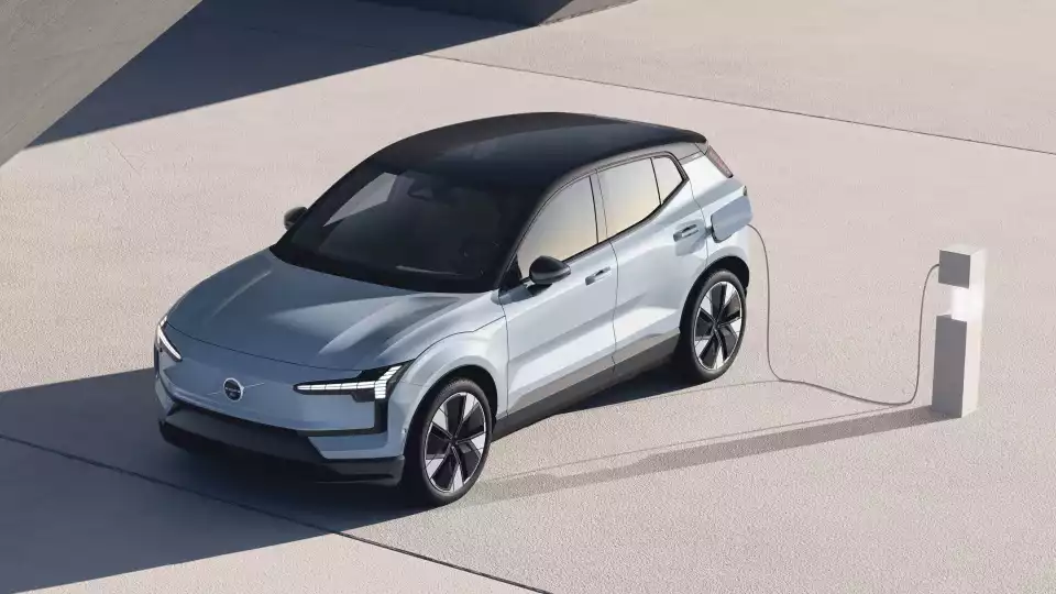 한국에서 볼보 EX30을 급속 충전하면 속도가 얼마나 될까요?