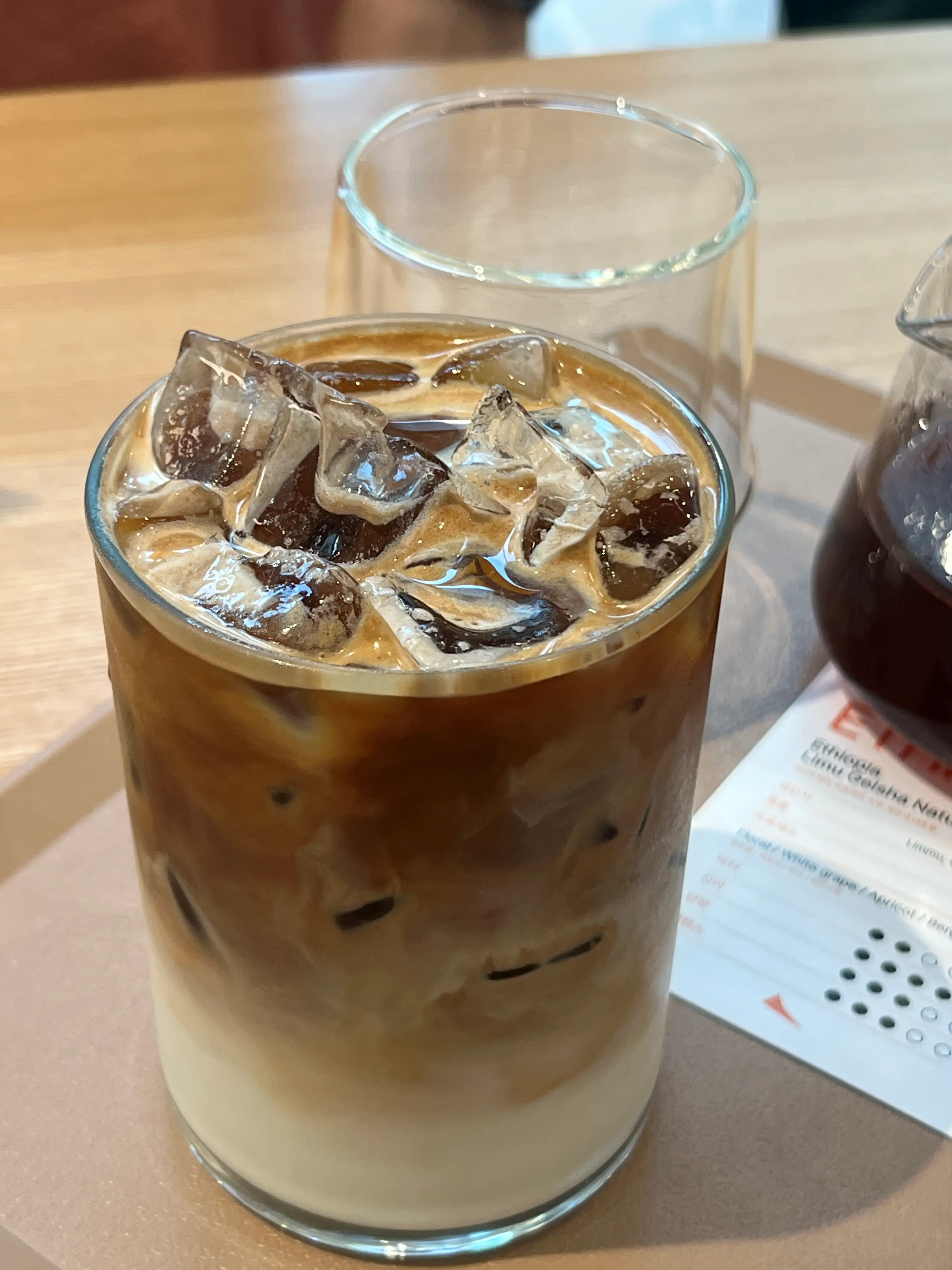 크래킹커피 강동점 카페라떼