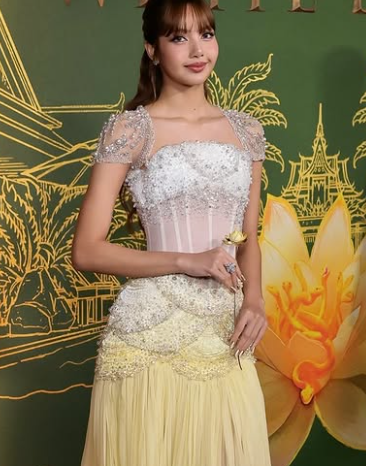 블랙핑크 리사 드레스