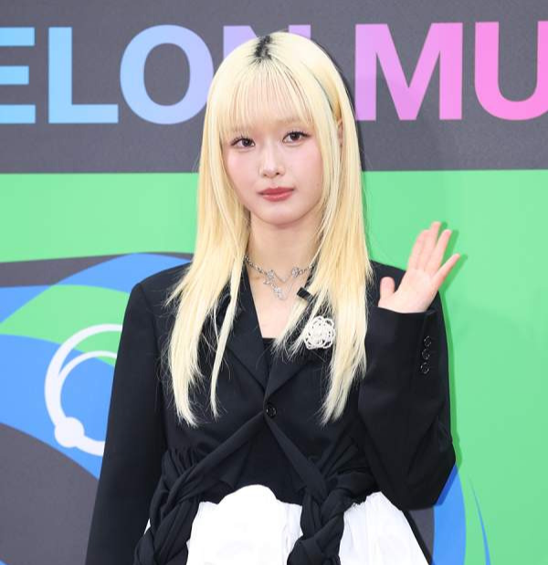 한로로, 싱어송라이터한로로, 한로로프로필, 한로로나이, 한로로본명, 한로로고향, 한로로학력, 국어국문학가수, 한로로결혼, 한로로남편, 유퀴즈한로로, 한로로유재석시, 한로로감자탕, 한로로입춘, 한로로애증, 로켓단, 한로로MBTI, 한지수, 자몽살구클럽, 한국대중음악상