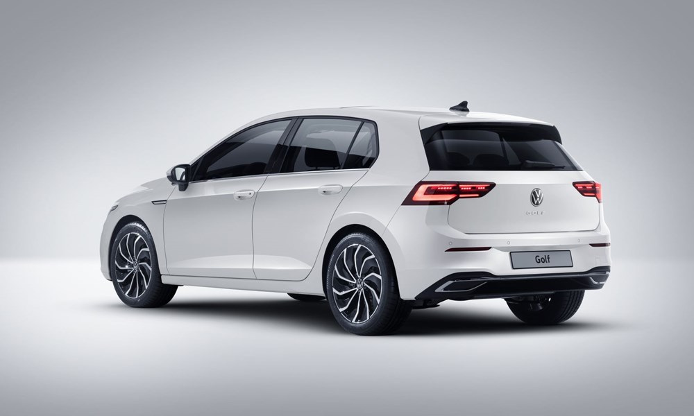 8세대 폭스바겐 골프 후측면
