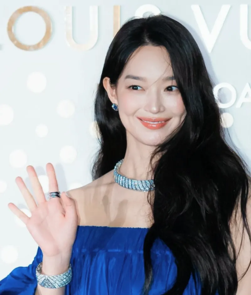 루이비통 하이 주얼리, 루이비통 버츄어시티 컬렉션, 신민아 화보, 신민아 루이비통, 고소영 패션, 고소영 동안 비결, 다이아몬드 반지 추천, 오프숄더 드레스 코디, 하이 주얼리 스타일링, 40대 여성 하이 주얼리, 명품 주얼리 브랜드, 셀럽 착용 주얼리, 공유 수트핏, 공유 공식석상 패션, 명품 수트 코디법, 신민아 공유 루이비통, 공유 신민아 투샷, 루이비통 커플 화보, 남녀 하이 주얼리 스타일링