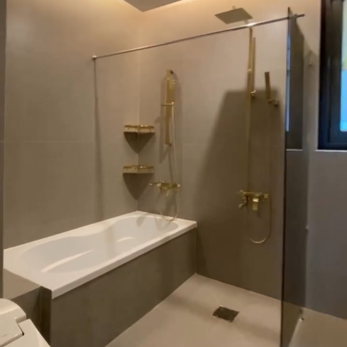 화장실 옵션이 잘 되어 있고, 사용하는데 불편함 없이 사용이 가능하다