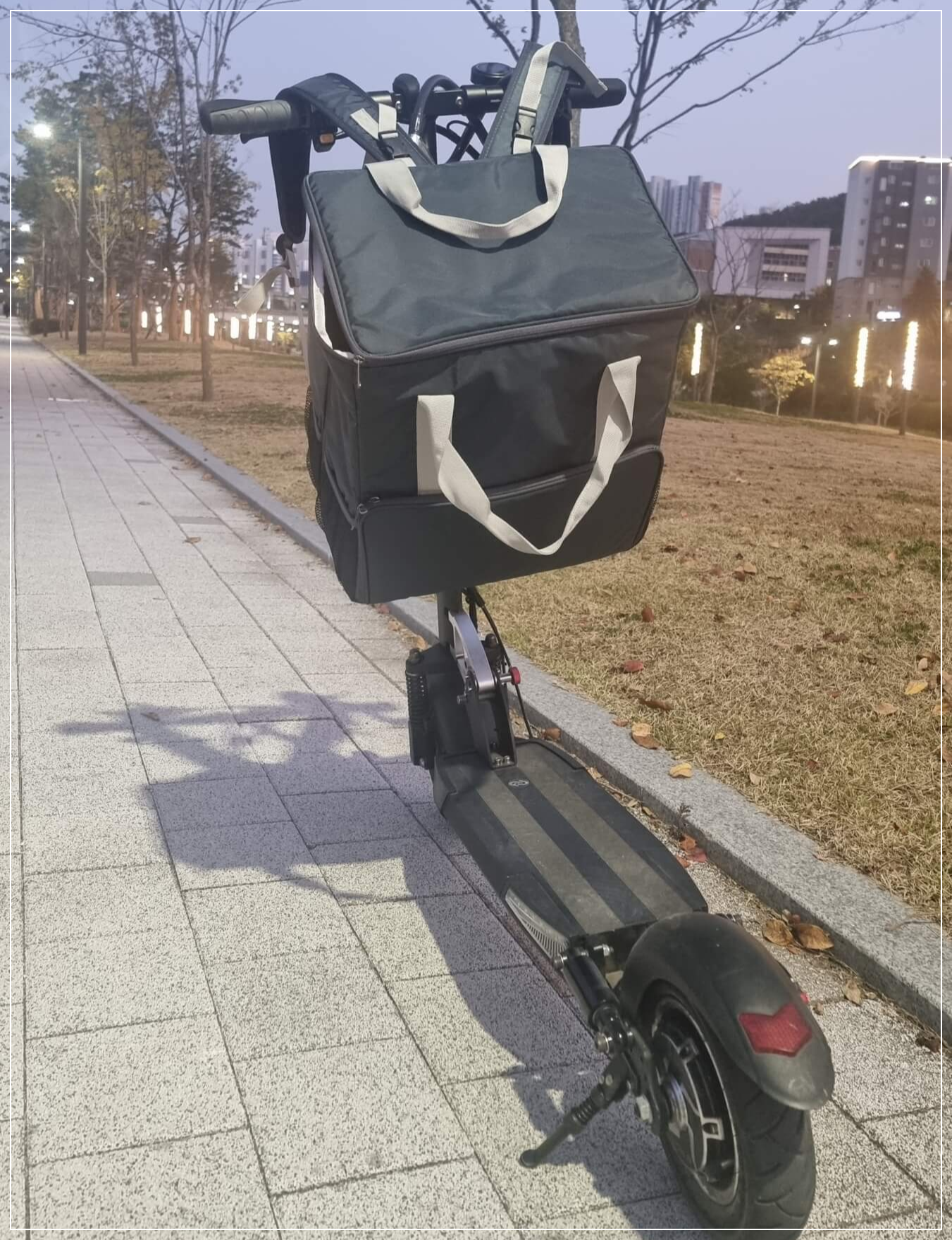 배민 배달을 위한 킥보드와 가방
