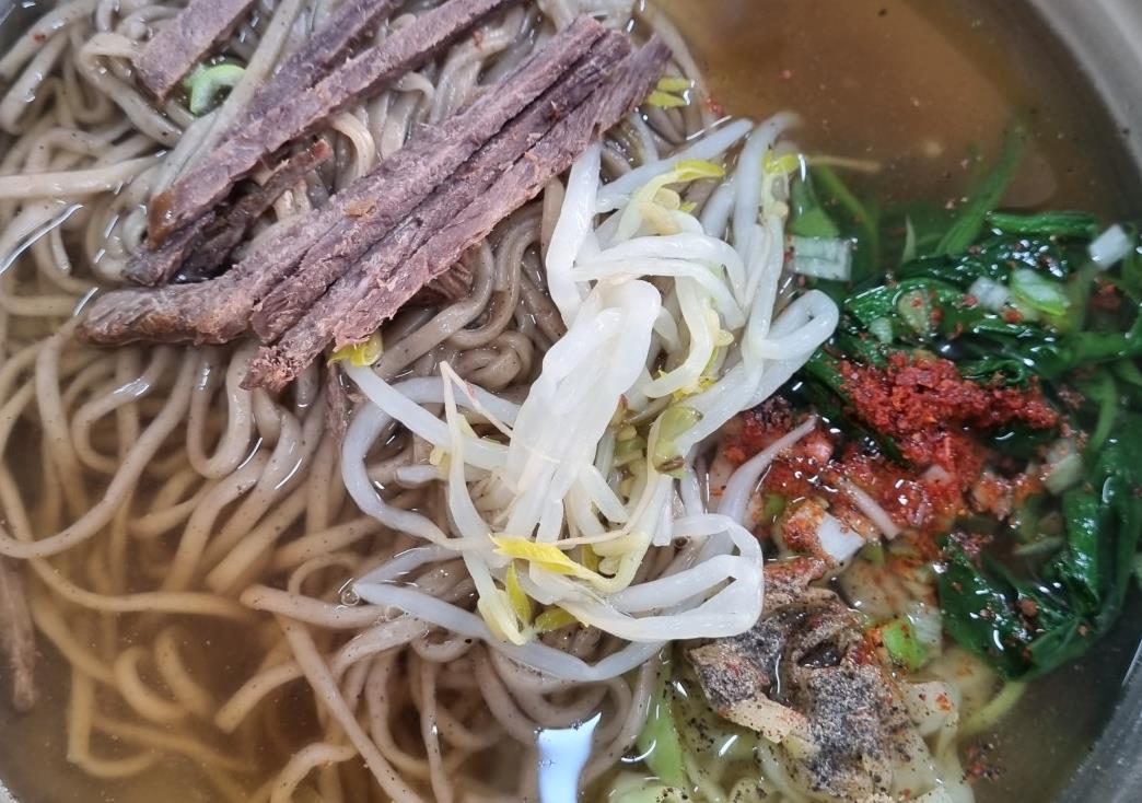 따뜻한 국물의 6시내고향 의령 소바