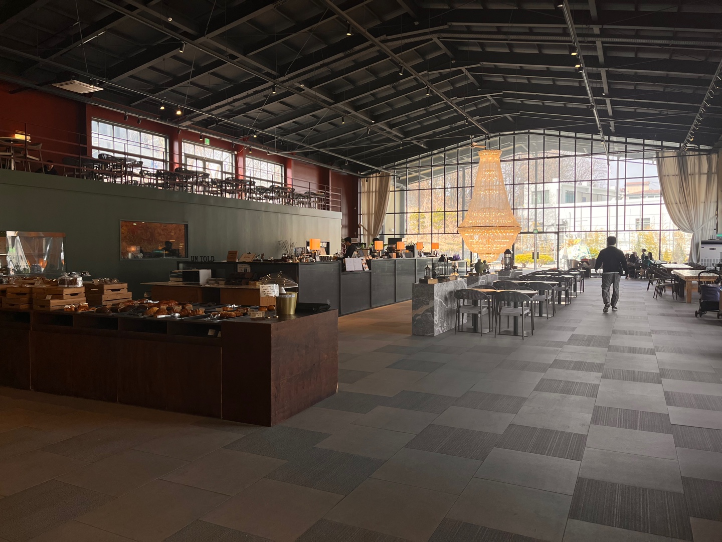 용인 대형 야외정원 베이커리 카페 '언톨드'