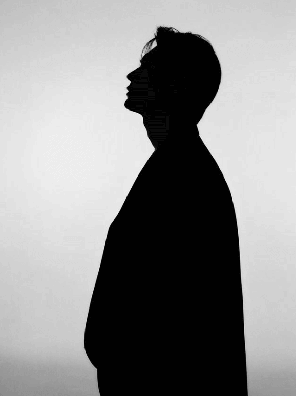 박서함의-옆모습-그림자처럼-처리한-사진