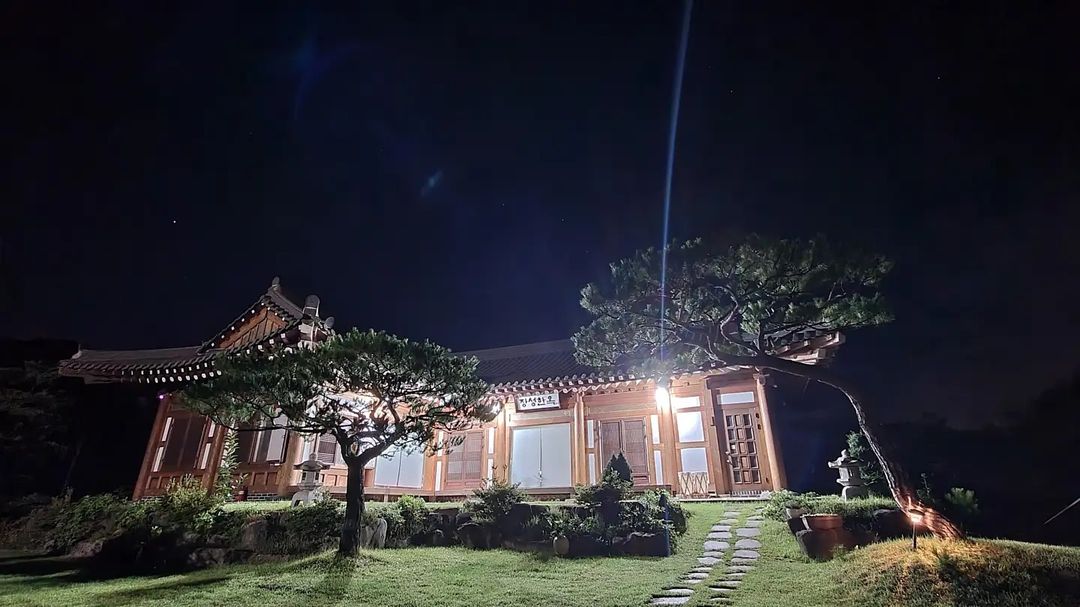 생방송오늘저녁 전남 장성 숭례문을 복원한 목수가 지은 촌집 여행 가볼만한 곳 한옥 스테이 펜션 숙소 추천