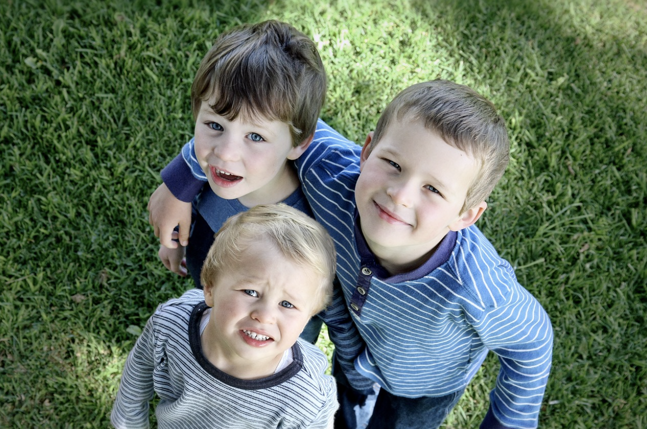 형제·자매 간 갈등 해결법 – 다툼을 줄이고 우애를 키우는 방법