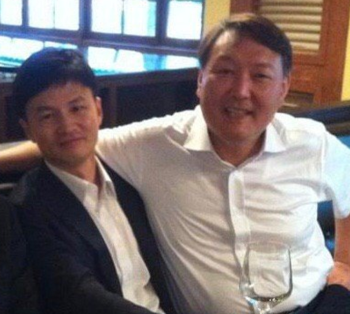 메가스터디 현우진 수학 강사 인스타 윤석열 수능 사태 저격 형 검사 한동훈 관계