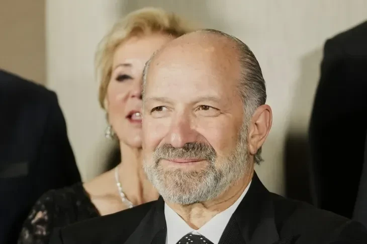 하워드 러트닉 프로필