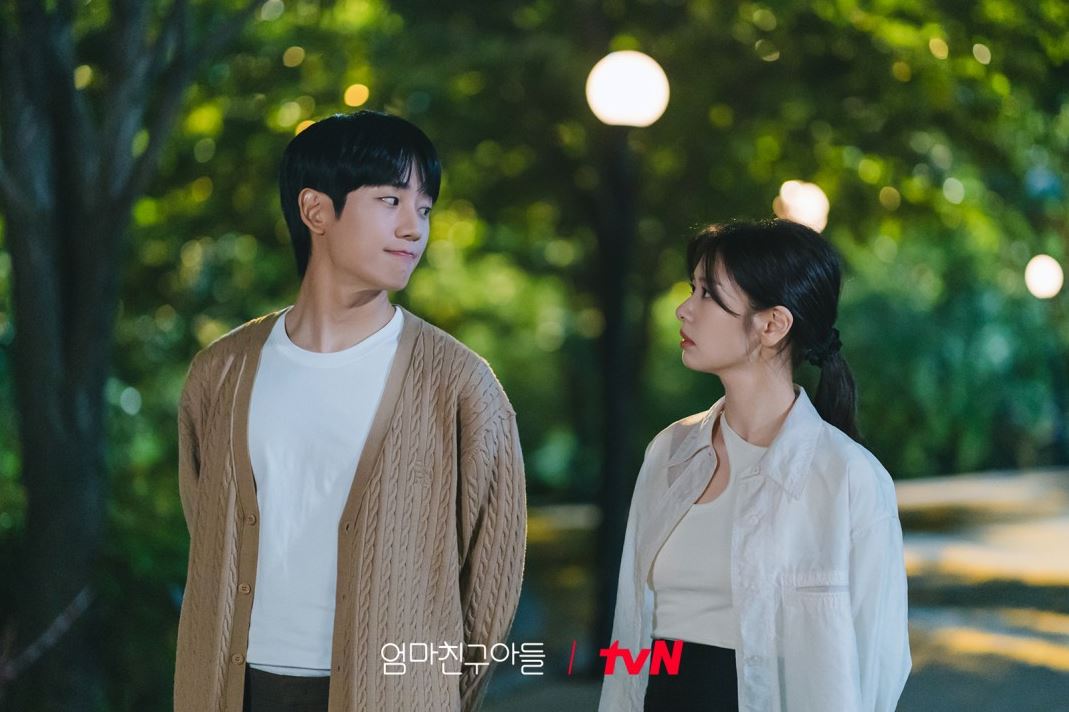 엄마친구아들 몇부작 시청률 재방송 편성표 줄거리 OTT