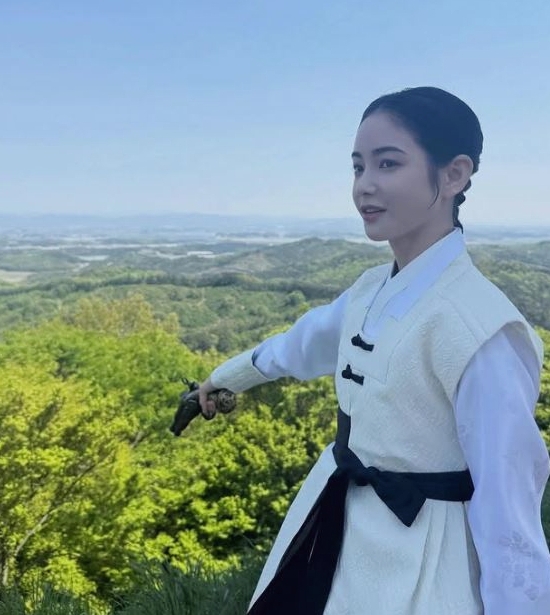 홍수주 이강에는 달이 흐른다 등장인물