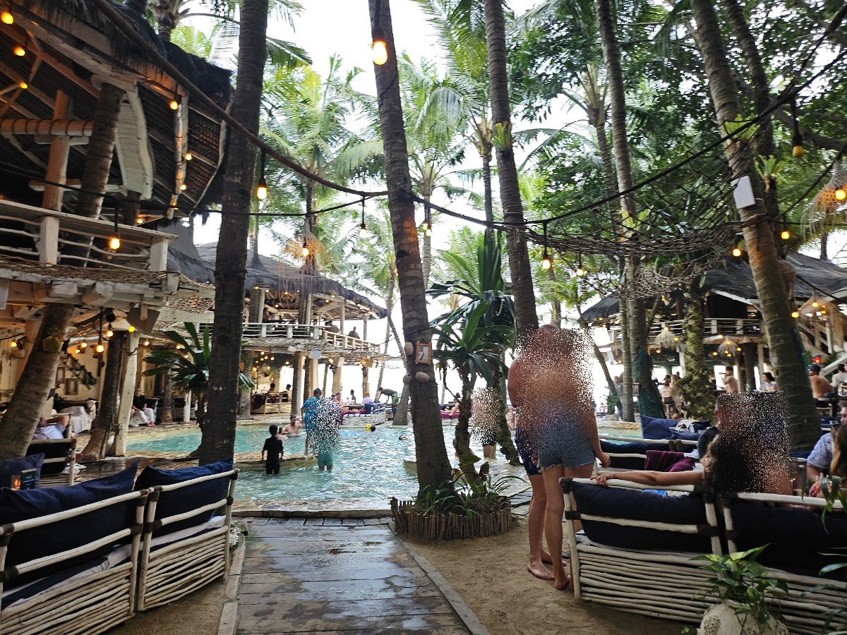 짱구 라브리사 비치클럽