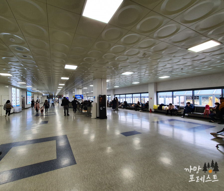 여객터미널 내부 3