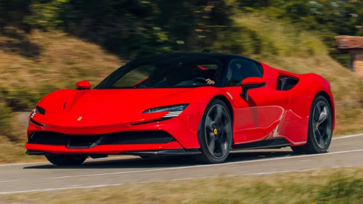 페라리 SF90 스트라달레 관련 사진