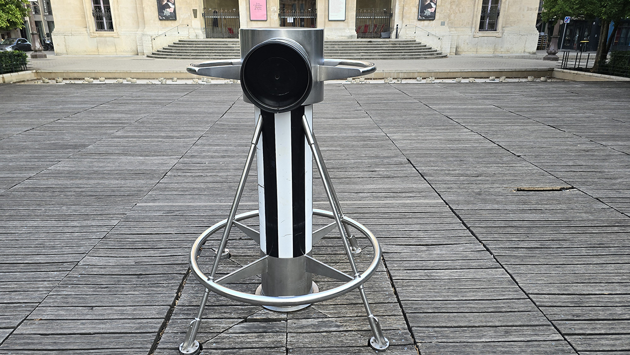 셀레스틴 극장 '거꾸로'