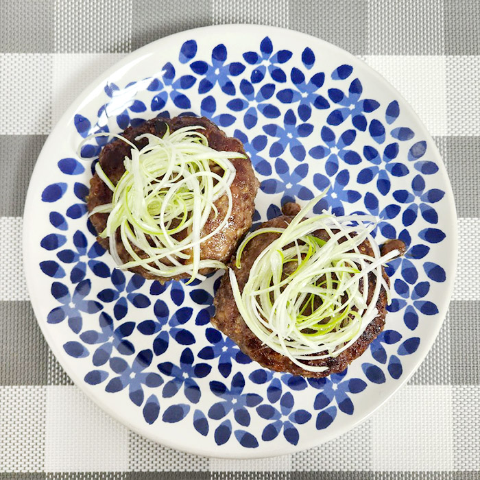 파채 올린 떡갈비