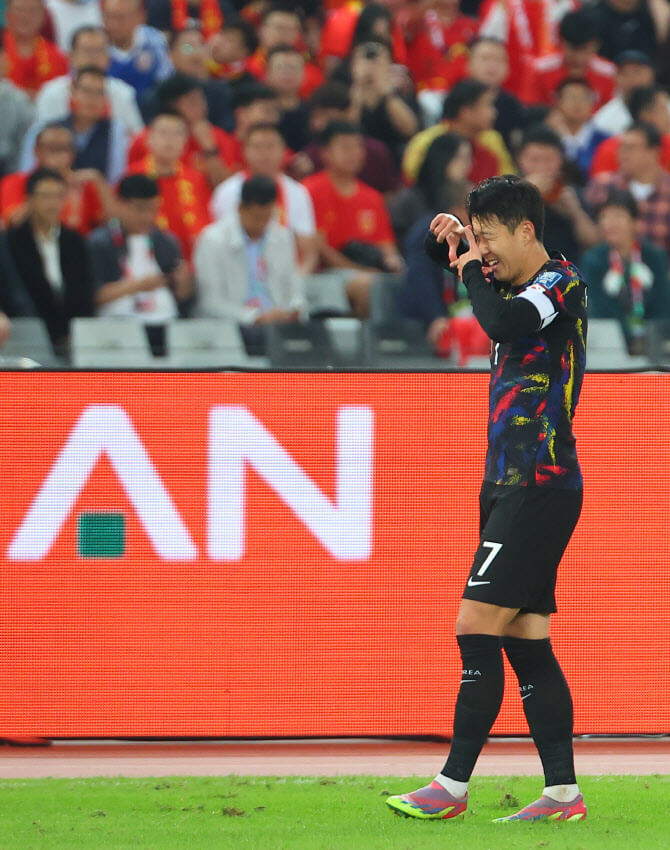 손흥민의 보기 드문 헤더골 터졌다! 태극전사 &amp;#39;압도적&amp;#39; 