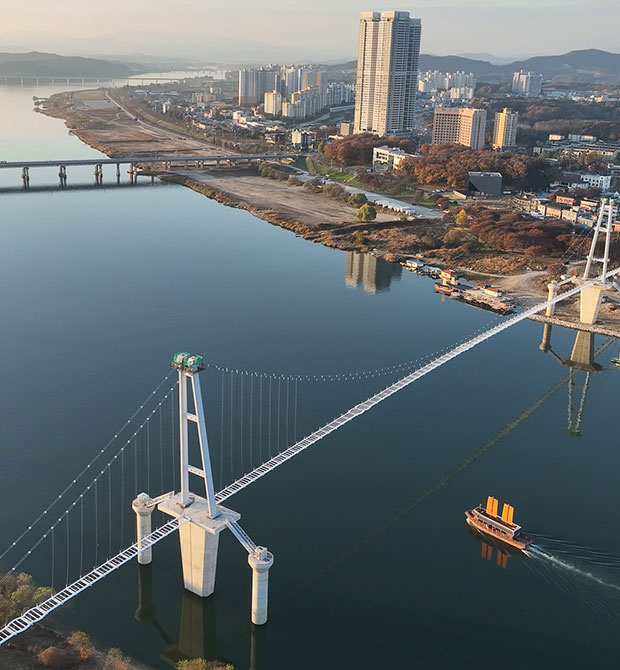 남한강출렁다리