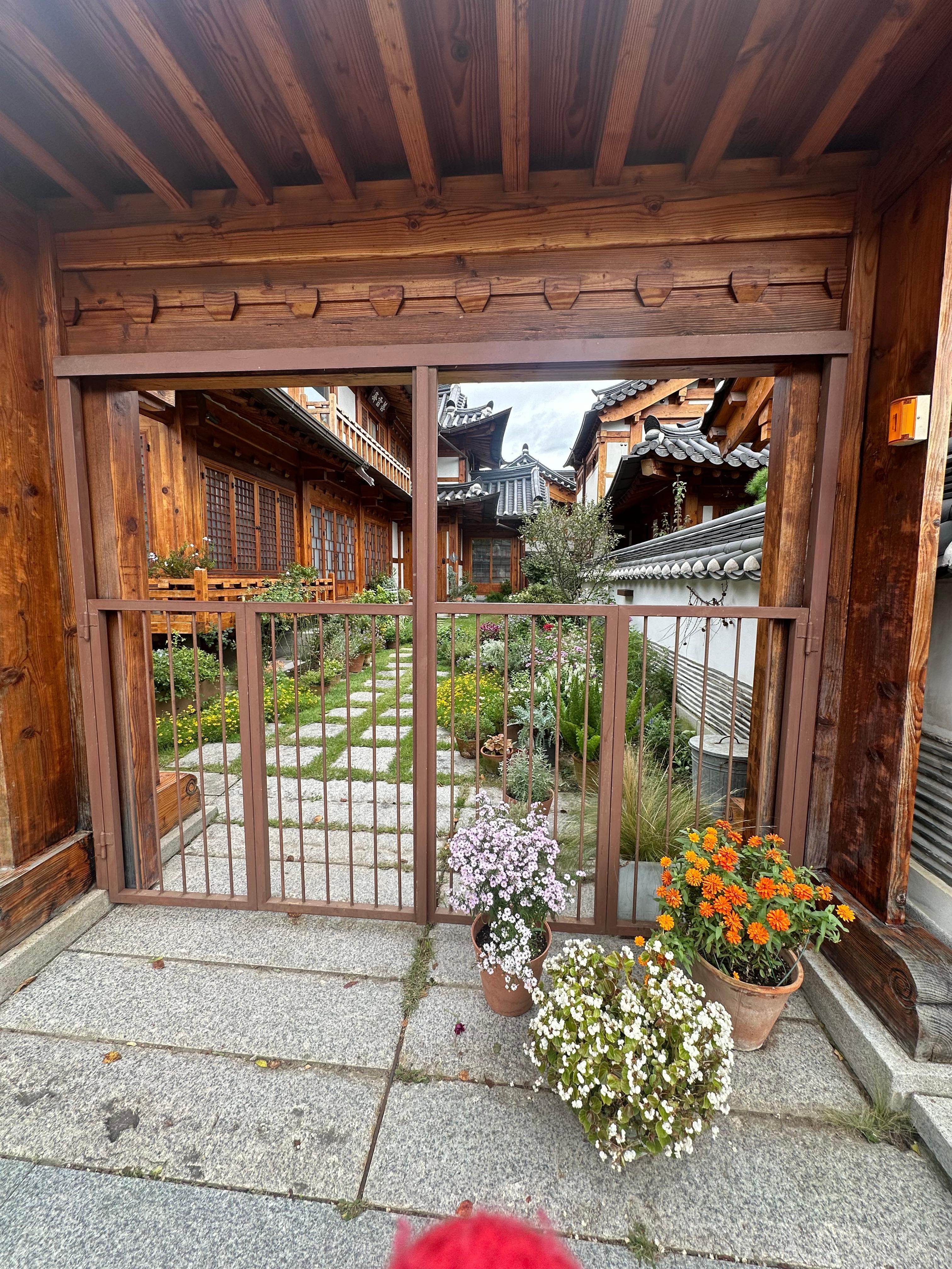 서울 은평한옥마을&amp;진관사 여행(서울에서 만날 수 있는 한옥마을, 북한산 풍경, 공기 짱 좋음, 가족 나들이 산책 장소 추천, 대중교통 편리, 맛집 및 카페 추천, 상당히 넓음, 한복 대여, 은평역사한옥박물관)