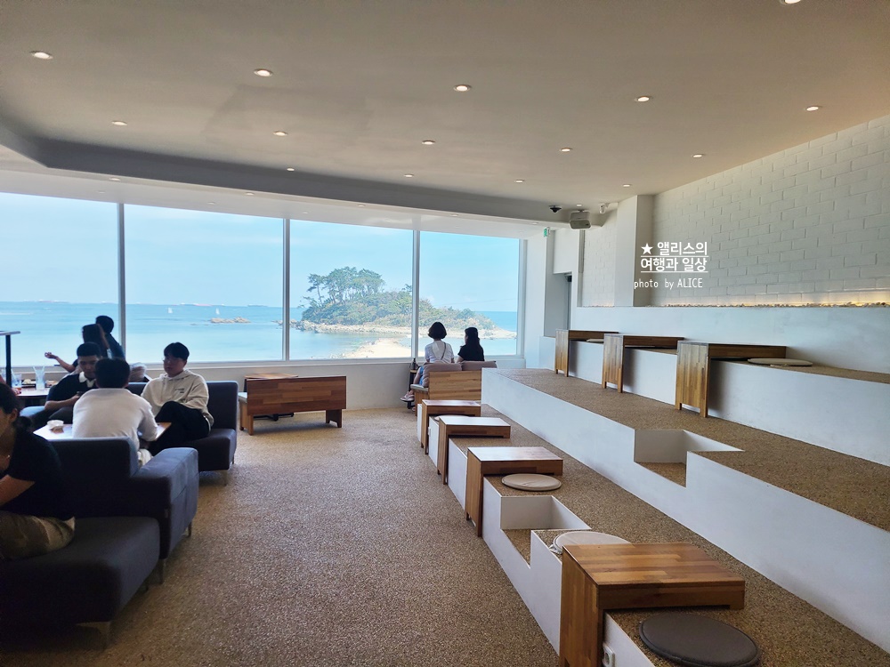 울산 진하해수욕장 오션뷰 카페 하든 솔직 후기