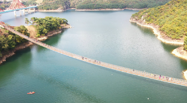 옥순봉 출렁다리