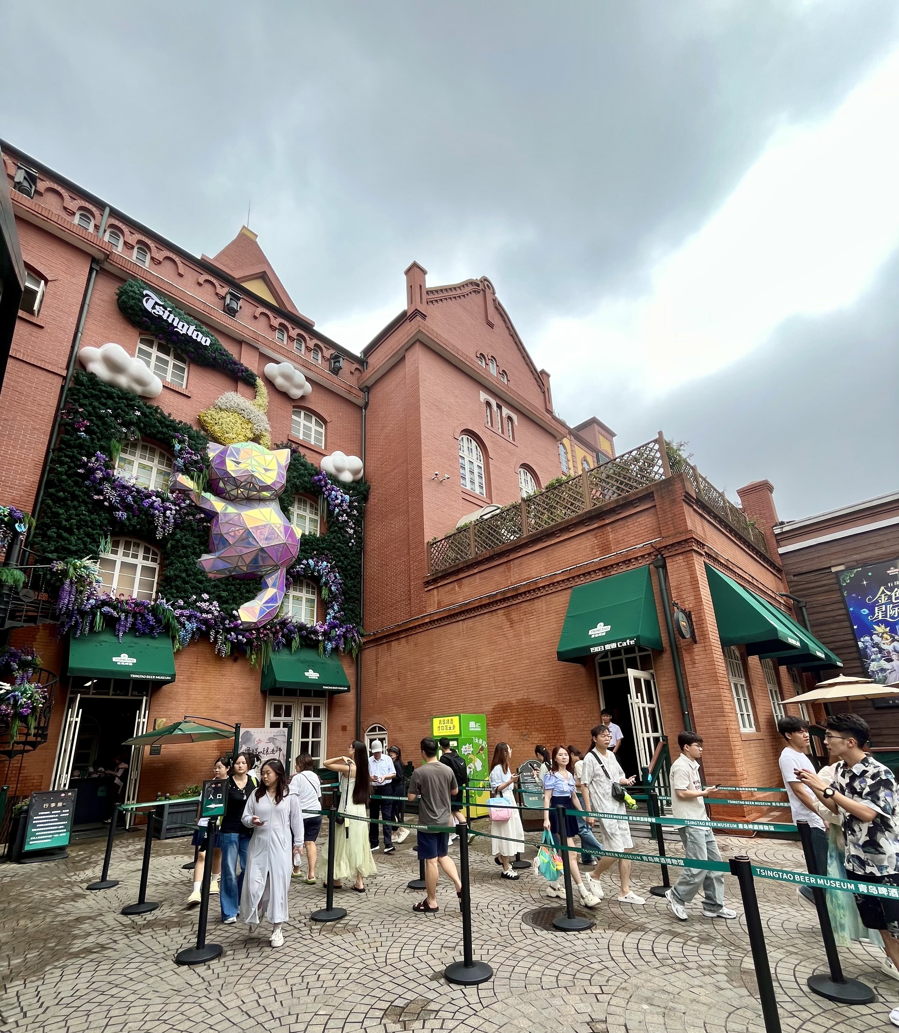 입장시간은 보통 07시30분부터로 10시이후부터 대기줄이 매우 길다