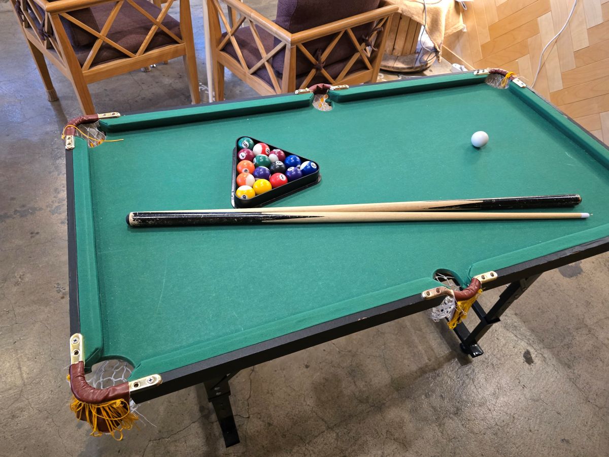 카페-내부-미니-포켓볼