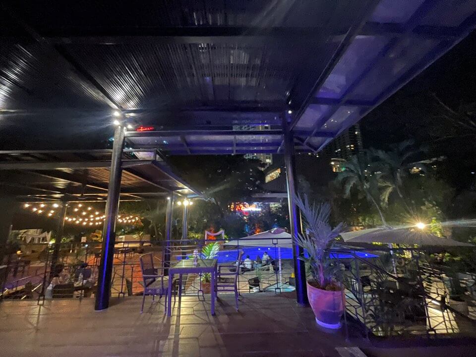 세부-수영장-밤