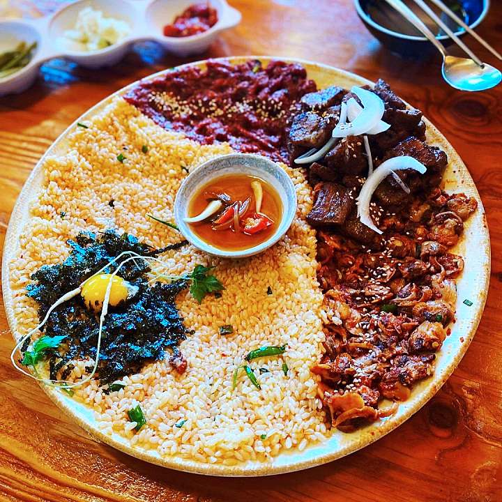 한옥 핫플 데이트 코스 꼬막 갈비 비빔밥 육회비빔밥 꼬막비빔밥 한우 육회꼬막비빔밥 경주 황리단길 맛집 추천 생방송투데이 소문의 맛집