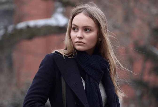 조니뎁의 딸 릴리 로즈