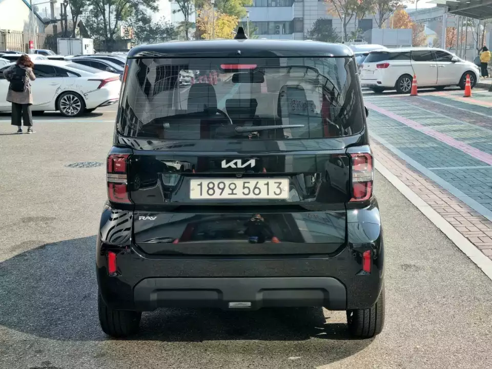 더 뉴 레이 뒷모습입니다.