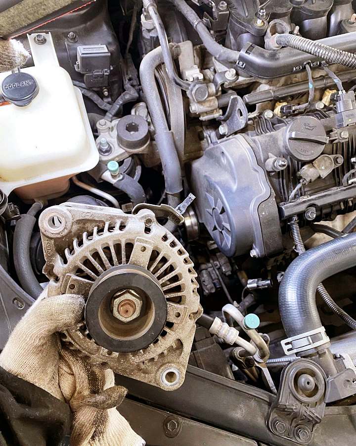 생생정보 인천 송도 경력 52년 자동차 정비 수리 박병일 명장 카센터